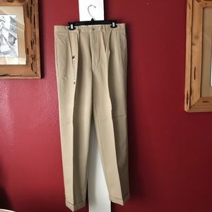 Brand new men’s Kirkland khaki pants size W36 L32